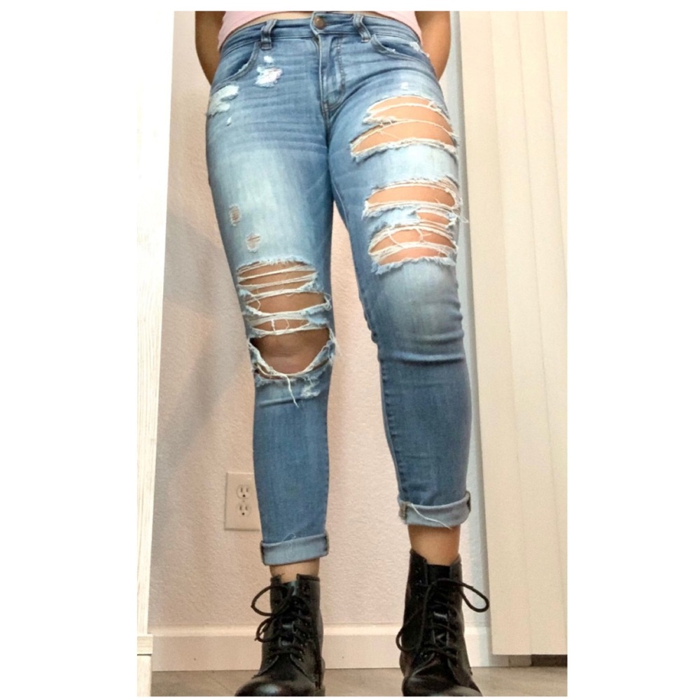 American Eagle Light wash jeans!
